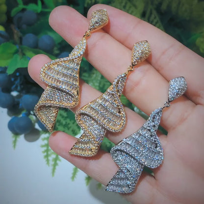 【🌟Hot Trend】Sparkling Zircon Spiral Geometric Earrings💎